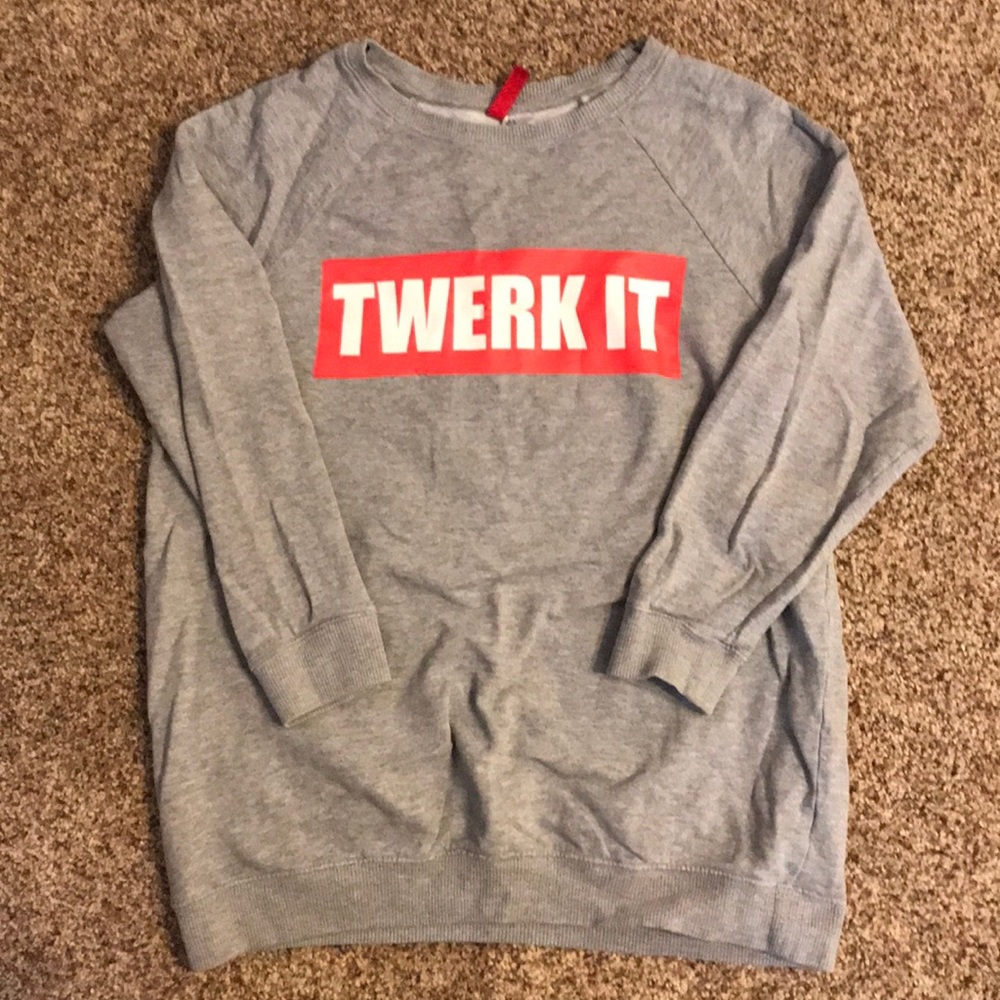 Divided “Twerk It” pullover hoodie